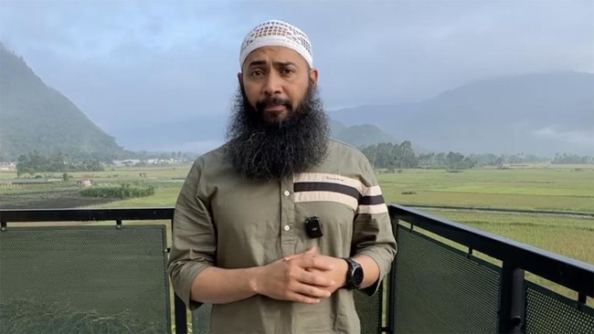 Ustaz Syafiq Riza Basalamah buka suara usai kajiannya di Masjid Assalam Purimas, Gunung Anyar, Surabaya, dibubarkan GP Ansor dan Banser.