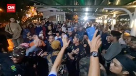 VIDEO: Bentrok Pembubaran Pengajian Ustaz Syafiq Basalamah di Surabaya