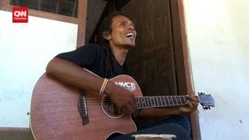 VIDEO: Bermodal Gitar, Pengamen Ini Raih Suara Terbanyak DPRD Wonogiri