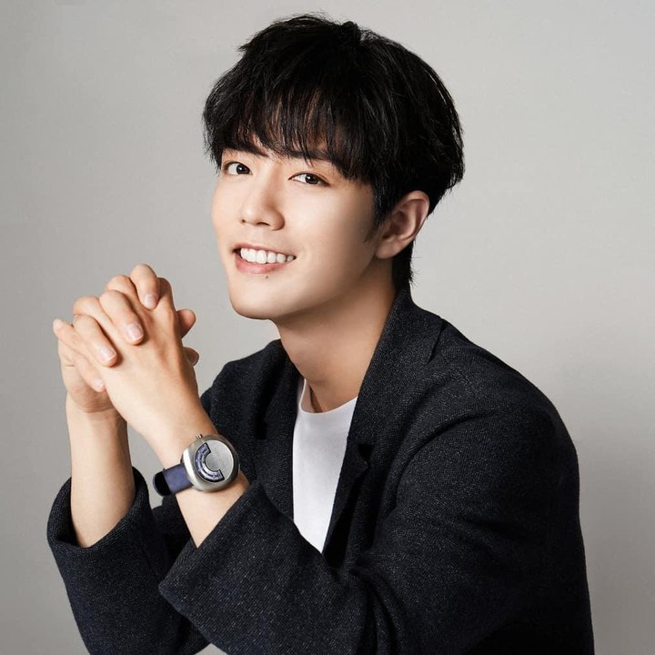 <p>Xiao Zhan juga masuk dalam daftar artis China terganteng, Bunda. Menduduki urutan ke-30, ia aktif di industri hiburan China sejak 2015. Xiao Zhan akan memainkan drama China terbaru berjudul <em>The Legend of Hidden Sea</em>. (Foto: Instagram @xiaozhan.daytoy)</p>
