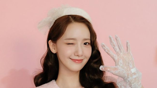 Promotor umumkan acara YOONA FAN MEETING TOUR: YOONITE in JAKARTA pindah dari Beach City ke Tennis Indoor Senayan, tetap pada 3 Maret.