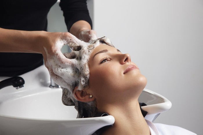 Cara Merawat Rambut Berwarna Lebih Sehat dan Tahan Lama