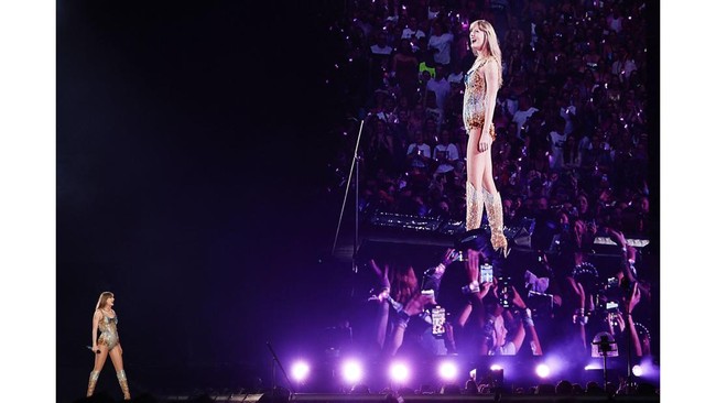 Menko Marves Luhut mengatakan Indonesia tidak bisa mendatangkan Taylor Swift untuk konser di Tanah Air lantaran kurang cerdas.
