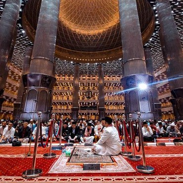 Bacaan Ayatul Hirsh yang Bisa Diamalkan pada Malam Nisfu Syaban