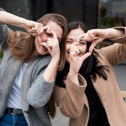 7 Cara Meningkatkan Rasa Empati terhadap Orang Lain, agar Tidak 'Tone Deaf' dengan Situasi Sekitar