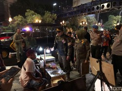Satpol PP Mulai Tertibkan PKL di Koridor Kayutangan Kota Malang