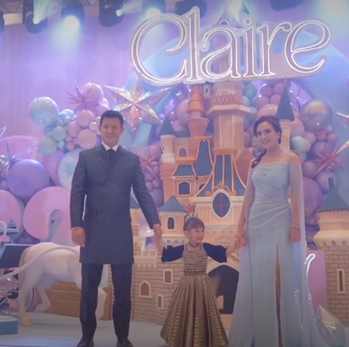 <p>Banyak netizen yang turut bahagia dengan bertambahnya usia Claire nih, Bunda. Mereka berharap agar di usianya ini Claire tumbuh menjadi anak yang bahagia dan pintar. (Foto: Instagram: @shandyaulia)</p>