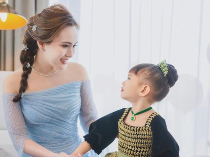 7 Potret Ulang Tahun Claire Anak Shandy Aulia, Mewah Pakai Kostum Elsa & Anna
