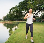 Terbiasa Jalan Kaki 10 Ribu Langkah Sehari? Begini Cara Memaksimalkan Agar Berat Badan Cepat Turun