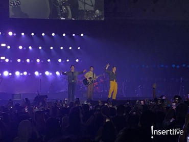img-title 4 Fakta Jonas Brothers di Jakarta, Makan Ayam Kari-Ajak Nostalgia