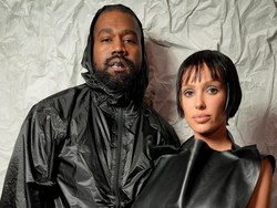 Tumben Istri Kanye West Bajunya Tertutup