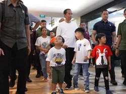 Momen Jokowi Ajak Jan Ethes-Sedah Mirah Main di Playground Jakarta