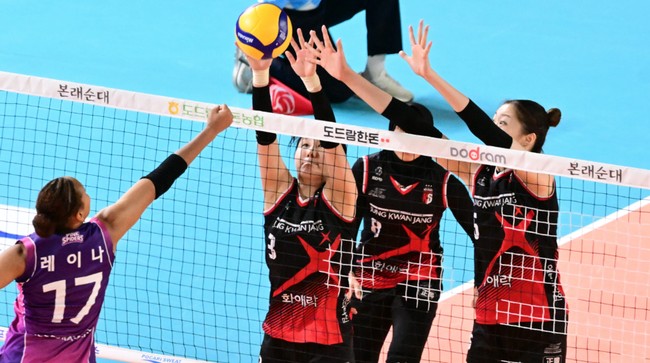 Pelatih Red Sparks Ko Hee Jin buka suara soal melawan Pink Spiders di babak semifinal atau playoff Liga Voli Korea 2023/2024.