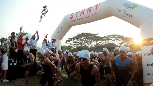 Sportel Bali Triathlon 2024 sukses digelar pada Minggu (25/2) dengan diikuti oleh 300 peserta dari Indonesia dan 11 negara lain.