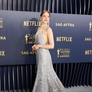 5 Selebriti dengan Busana Terbaik di SAG Awards 2024, Elizabeth Debicki hingga Emma Stone