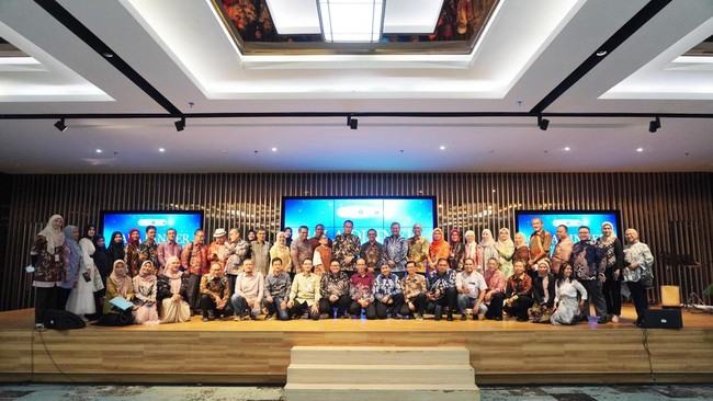 Kolaborasi BSI dan alumni IPB ini merupakan upaya memperkuat ekosistem ZISWAF (zakat, infak, sedekah, dan wakaf) melalui inisiasi produk deposito wakaf.