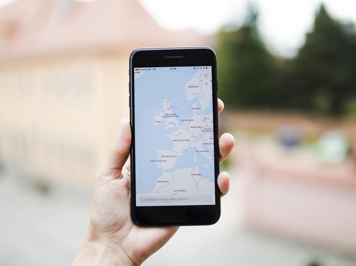 Ilustrasi aplikasi travel