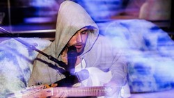 Lirik Lagu Right Here - Justin Bieber feat. Drake