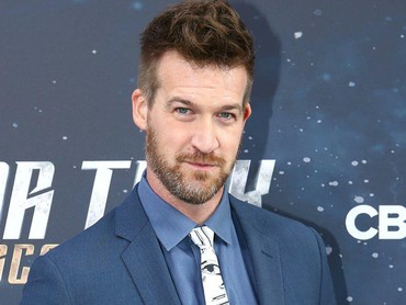 Kenneth Mitchell Aktor 'Star Trek' Meninggal Dunia pada Usia 49 Tahun