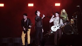 Konser Perdana Minim Gimik dari Jonas Brothers di Indonesia