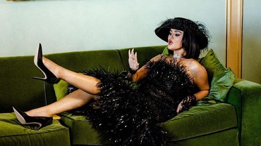 Lirik Lagu Love On - Selena Gomez