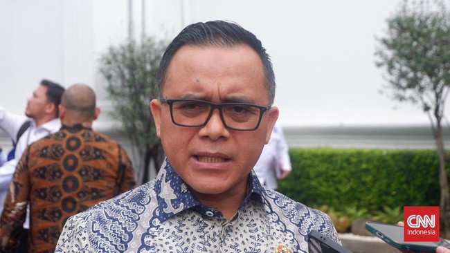 Menpan RB Abdullah Azwar Anas menegaskan seleksi calon pegawai negeri sipil (CPNS) tidak akan ditunda karena Pilkada 2024.