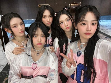 8 Urutan Makeup Member NewJeans agar Wajah Flawless dan Glowing Sempurna