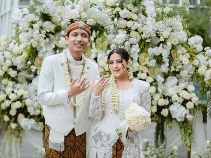 YouTuber Nessie Jugde Menikah, Intip 7 Potret Cantiknya Berkebaya Putih