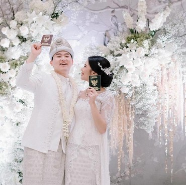 8 Foto Pernikahan Anak Helmy Yahya & Suami Korea yang Lancar Baca Ijab Kabul