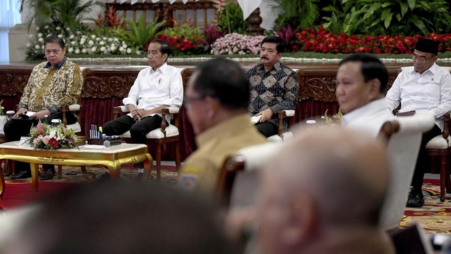 Ketum Golkar Airlangga Hartarto memastikan Presiden Jokowi akan memiliki peran atau posisi di pemerintahan yang baru.