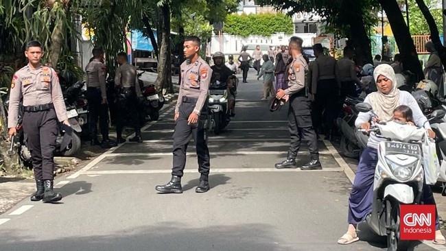 ICW Wana Alamsyah merasa kantornya dipantau oleh orang tidak dikenal (OTK). Salah satunya, saat ICW sedang menggelar diskusi beberapa waktu lalu.