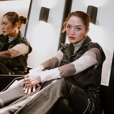 Lirik Lagu Lagi Tamvan (Jangan Sia-siakan Ketampanan yang Hakiki Ini) - RPH & DJ Donall feat. Siti Badriah