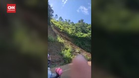 VIDEO: Detik-detik Longsor di Luwu Timbun Warga dan Kendaraan