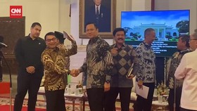 VIDEO: Momen AHY-Moeldoko Bertemu Pertama Kalinya di Istana Negara