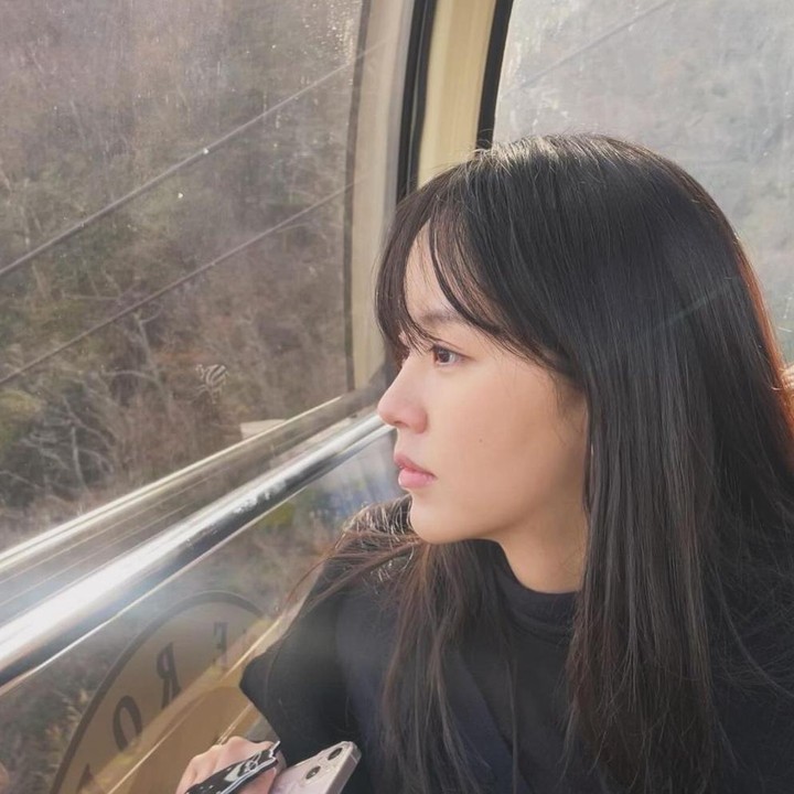 <p>10. Kim So Hyun (13,6 juta <em>follower</em>) - Dulunya merupakan aktris cilik yang imut, kini Kim So Hyun semakin sukses berperan dalam sejumlah proyek akting seperti drama <em>Goblin</em> (2016) hingga <em>My Lovely Liar</em> (2023). (Foto: Instagram @wow_kimsohyun)</p>