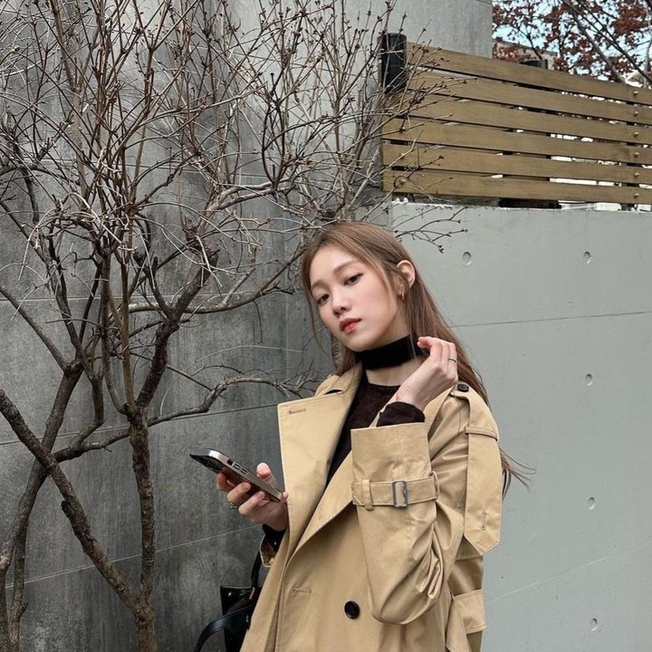 <p>7. Lee Sung Kyung (15,3 juta follower) - Aktris sekaligus model berbadan tinggi ini mulai dikenal namanya sejak membintangi drama <em>Cheese in the Trap</em> (2016). Drama populer lainnya yang ia bintangi adalah series <em>Dr. Romantic</em> (2023). (Foto: Instagram @heybiblee)</p>