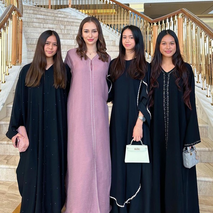 <p>Anna Jobling tengah berkunjung ke Brunei Darussalam. Aktris kelahiran Malaysia itu mengunjungi Kesultanan Brunei Darussalam untuk bertemu dengan sederet tokoh penting. (Foto: Instagram @annajobling)</p>