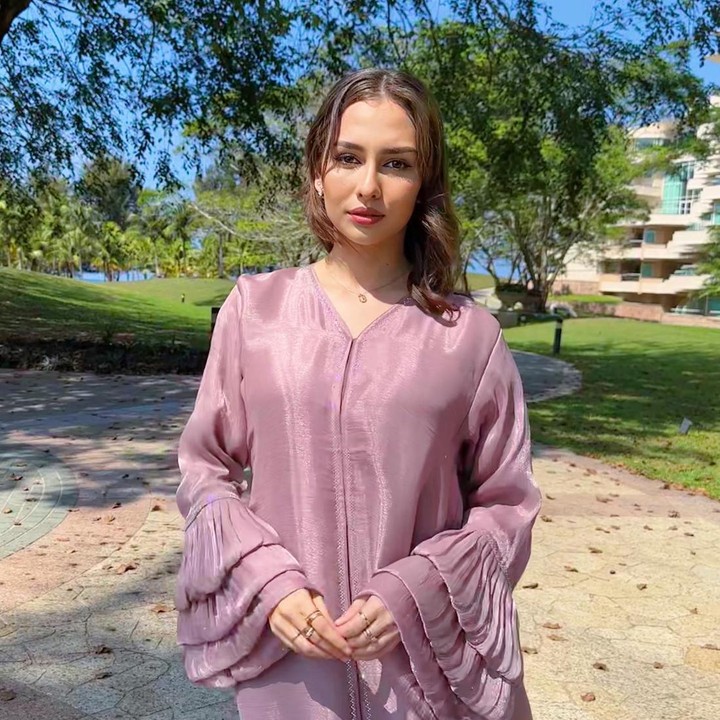 <p>Untuk Bunda ketahui, Anna Jobling merupakan aktris Malaysia yang juga memiliki darah keturunan Britania Raya. Perempuan berusia 23 tahun itu meraih popularitas ketika membintangi serial<em> Melur Untuk Firdaus.</em> (Foto: Instagram @annajobling)</p>