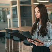 5 Cara Mengatasi Gugup saat Public Speaking di Depan Umum, Pasti Lancar Jaya!