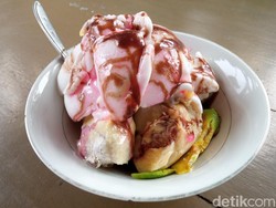 Es Puter Pak Roni Pakai Durian Montong Ini Laris di Cirebon