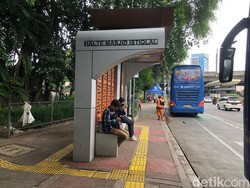 Komentar Warga soal Wajah Baru Halte Masjid Istiqlal: Lebih Bagus, tapi...