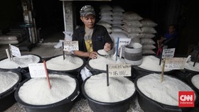 Omzet Pedagang Pasar Cipinang Anjlok 50 Persen Buntut Beras Oplosan