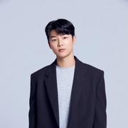 Siap-siap, Bintang Drakor Netflix 'Celebrity' Kang Min Hyuk Akan Hadir di Pembukaan The Coach Restaurant di Jakarta