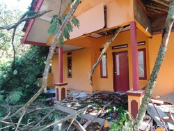 Ratusan Rumah di Sadananya Ciamis Rusak Diterjang Puting Beliung