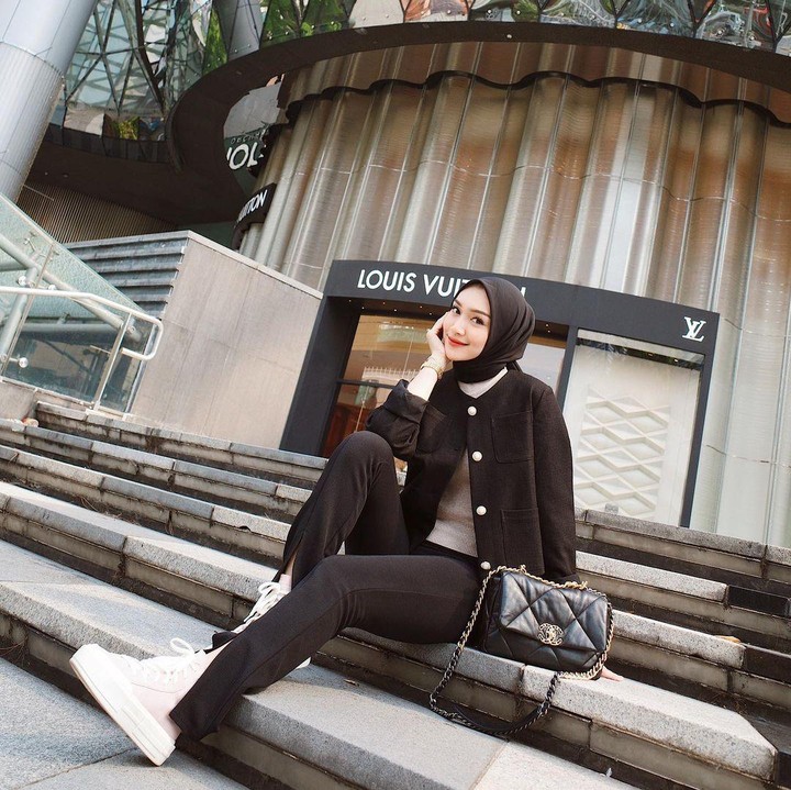 <p>"Saya menjalani kehidupan terbaik saya sebagai seorang ibu tunggal, ada banyak hal yang harus dilakukan dalam hidup selain menikah lagi," tuturnya dalam sebuah unggahan. (Foto: Instagram: @melodyprima)</p>