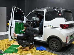 Mobil Listrik Mini Murah Bertebaran di Kota-kota Miskin China