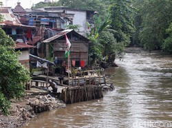 Halu atau Mampu? Sungai di Jakarta Bebas Sampah Seperti di Belanda?
