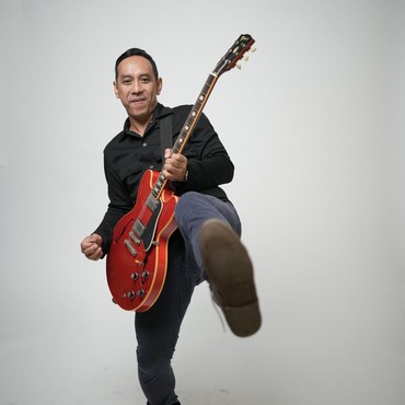 Distorsi Eet Sjahranie Puaskan Pendengar, Pongki Barata Respons Pencibir Lagu 'Orang Penting'