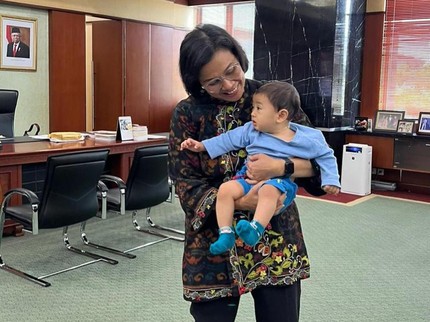 7 Potret Cucu-cucu Sri Mulyani Main ke Kantor Kemenkeu, Sebut Sebagai Tamu Istimewa