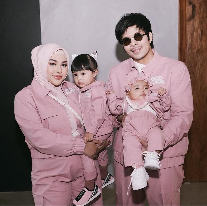 <p>Kabar bahagia datang dari keluarga Aurel Hermansyah dan Atta Halilintar, Bunda. Anak pertama mereka, Ameena Hanna Nur Atta, baru saja merayakan pertambahan usianya. (Foto: Instagram: @aurelie.hermansyah/Bagus Jepret)</p>